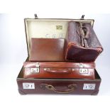 VINTAGE LUGGAGE, FOUR ITEMS to include a Gladstone type bag, two leather cases and one other