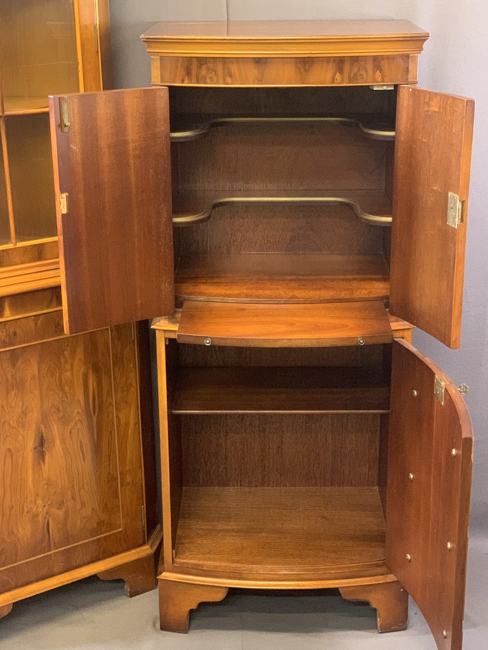 REPRODUCTION YEW WOOD PARLOUR FURNITURE, TWO ITEMS to include a bow fronted cocktail cabinet with - Image 2 of 6