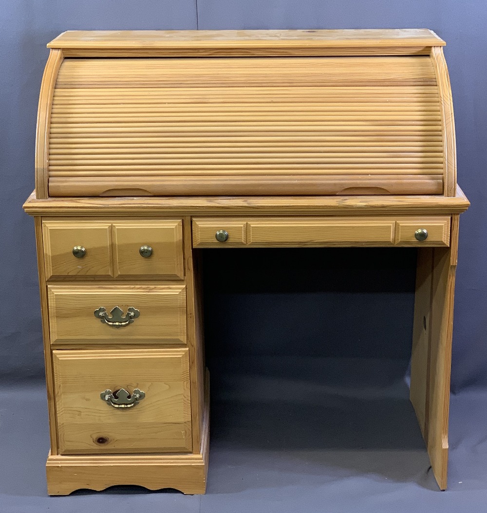 MODERN PINE TAMBOUR FRONT KNEE-HOLE DESK the top interior with an arrangement of pigeonholes over - Image 4 of 4