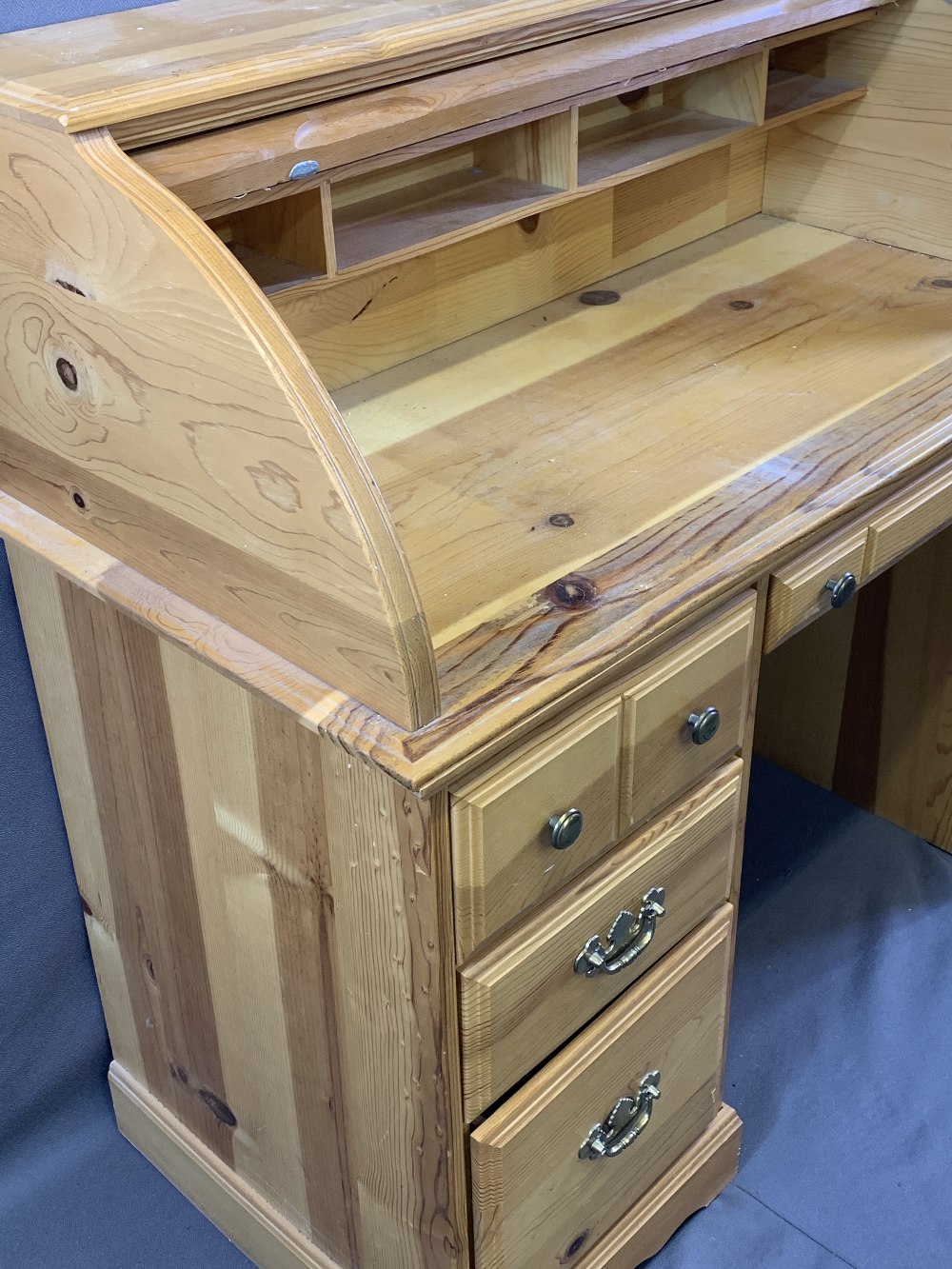 MODERN PINE TAMBOUR FRONT KNEE-HOLE DESK the top interior with an arrangement of pigeonholes over - Image 2 of 4
