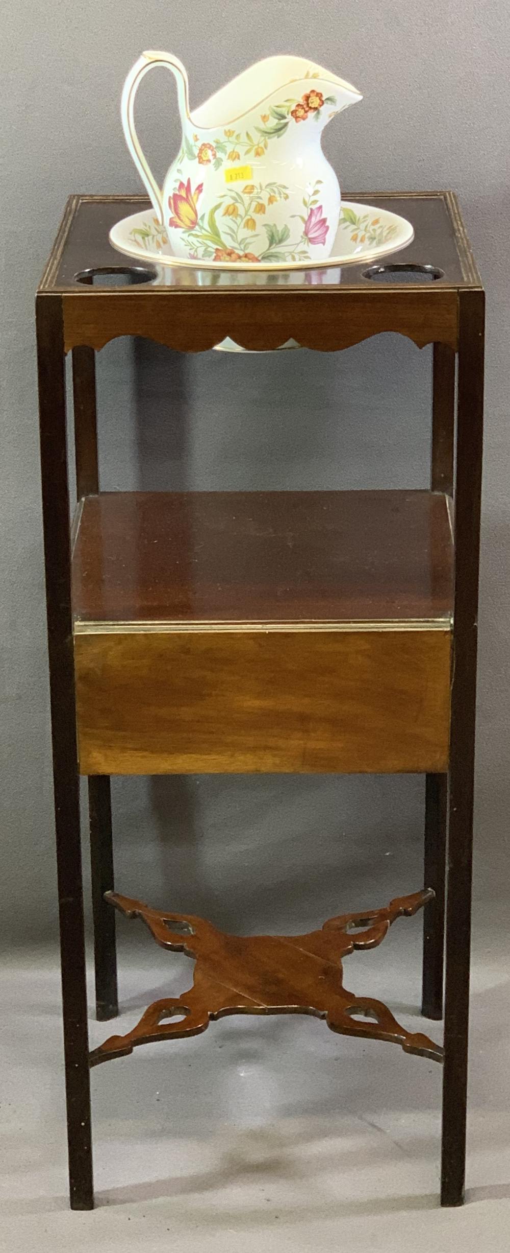 GEORGIAN MAHOGANY WASHSTAND and a similar period swing toilet mirror, the stand with top - Image 4 of 6