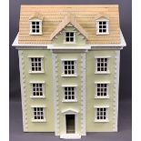 NICE QUALITY GEORGIAN STYLE DOLL'S/MINIATURES HOUSE, opening front and roof, 85.5cms overall H,