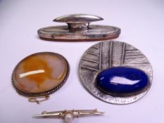 9CT GOLD SEED PEARL SET BAR BROOCH, Ruskin type pewter brooch, silver mounted agate brooch and a