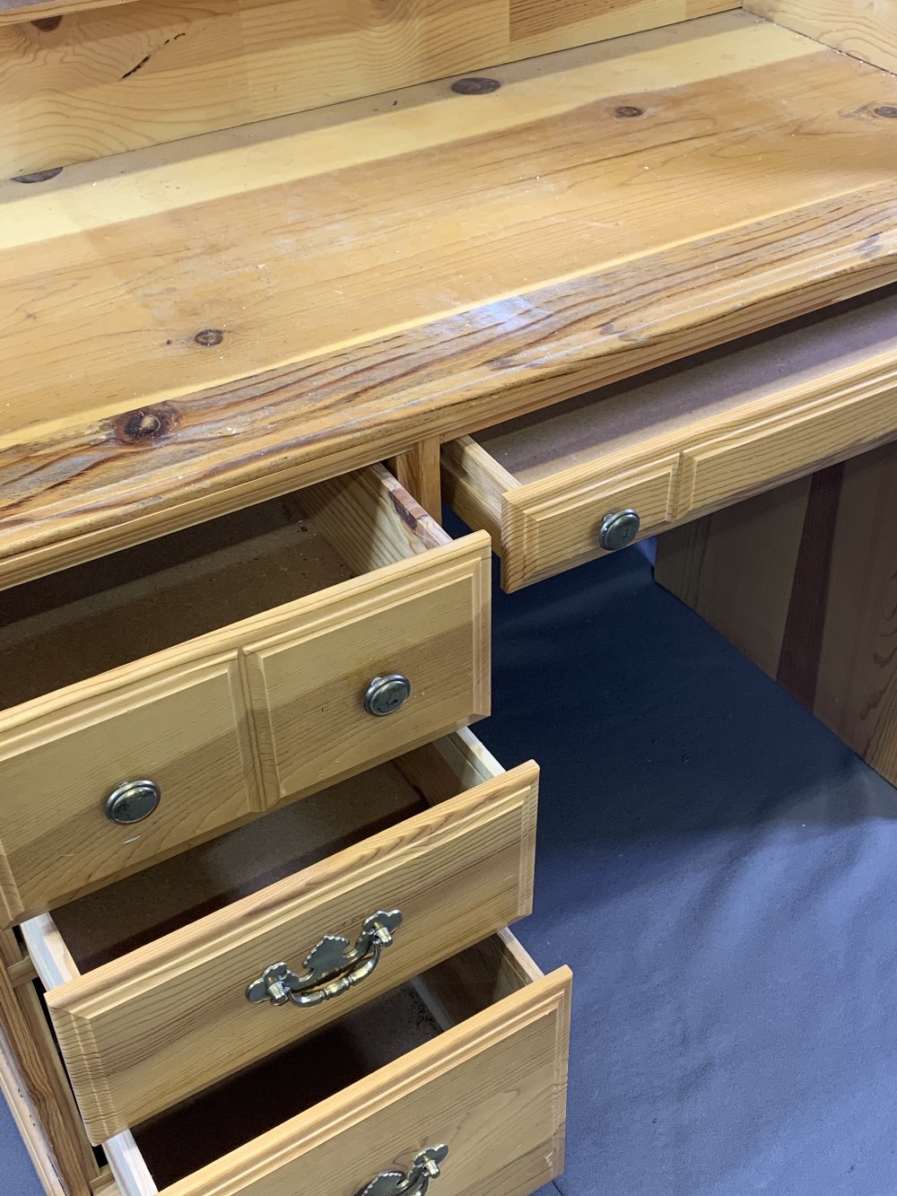 MODERN PINE TAMBOUR FRONT KNEE-HOLE DESK the top interior with an arrangement of pigeonholes over - Image 3 of 4