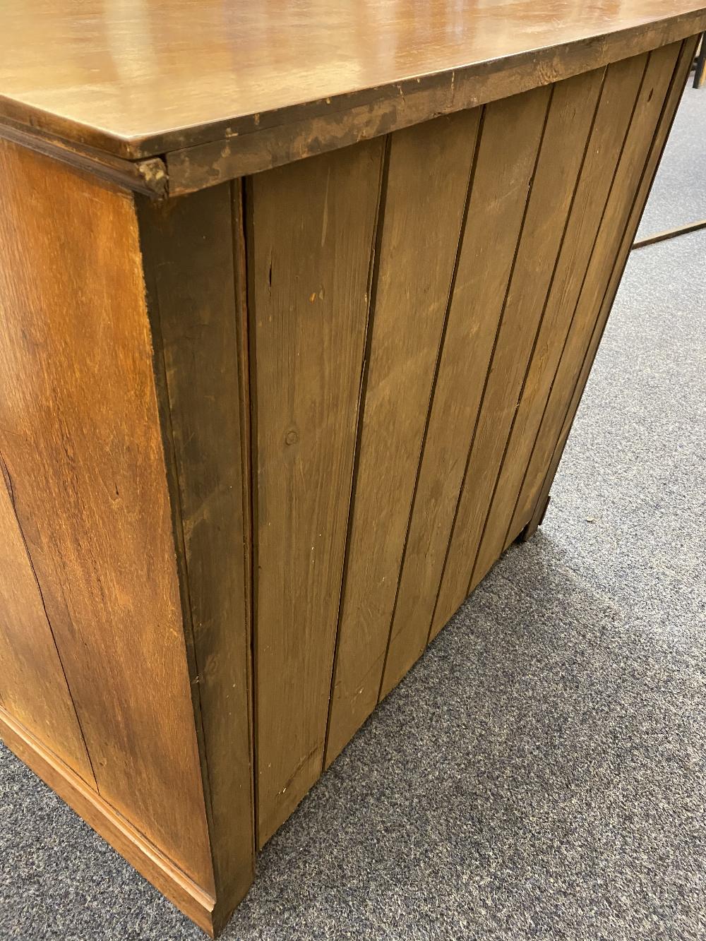 EDWARDIAN MAHOGANY CHEST of two short over three long drawers with stylised acorn drop brass handles - Image 4 of 4