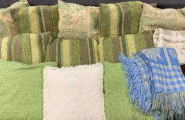 HOME FURNISHINGS PARCEL comprising cushions (11) and throws (3)