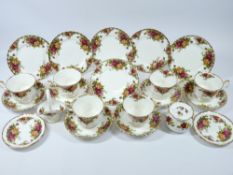 ROYAL ALBERT OLD COUNTRY ROSES TEAWARE, approx 25 pieces
