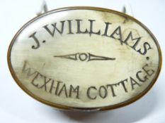 HORN SNUFF BOX inscribed 'J Williams Wexham Cottage', 8.5cms across