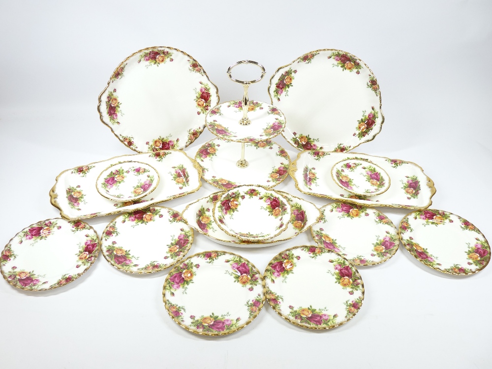 ROYAL ALBERT OLD COUNTRY ROSES TEAWARE (approximately 15 pieces)