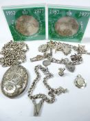 SILVER & WHITE METAL JEWELLERY & COLLECTABLES to include a hallmarked charm bracelet with padlock