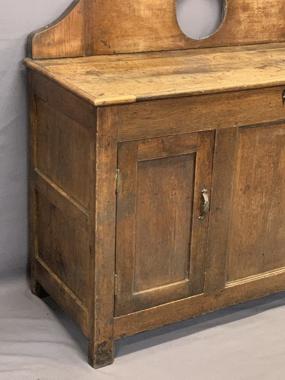 ANTIQUE OAK RAILBACK SIDEBOARD CONVERSION (EX COFFER) - with a shaped railback and central - Image 2 of 5