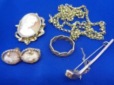 9CT GOLD & OTHER JEWELLERY - five items to include a twisted rope type ring, size T, Chester stamped