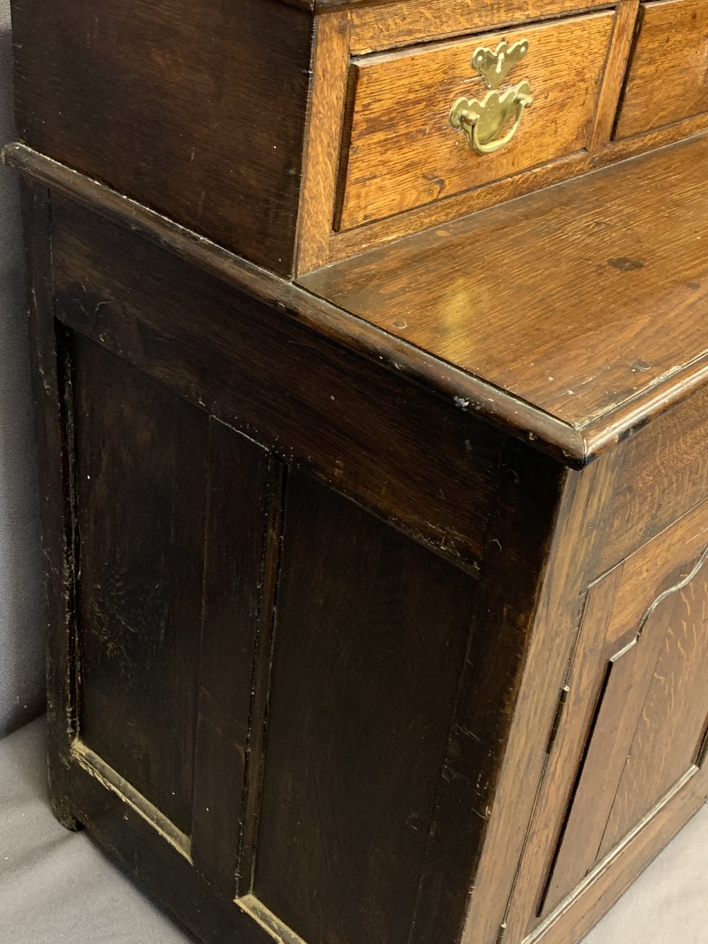 ANTIQUE OAK NEATLY PROPORTIONED SIDEBOARD BASE (EX COFFER CONVERSION) - the upper section with three - Image 2 of 6