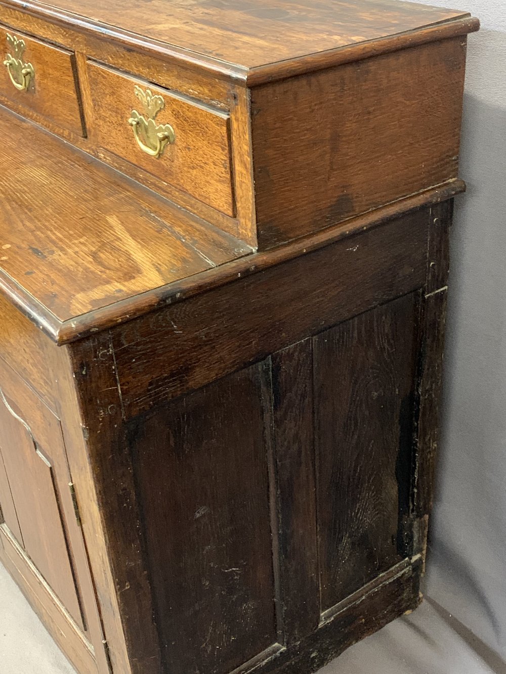 ANTIQUE OAK NEATLY PROPORTIONED SIDEBOARD BASE (EX COFFER CONVERSION) - the upper section with three - Image 3 of 6