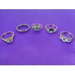 9CT YELLOW & WHITE GOLD DRESS RINGS (5) - measurements size M, mid M-N, P, Q and the white gold