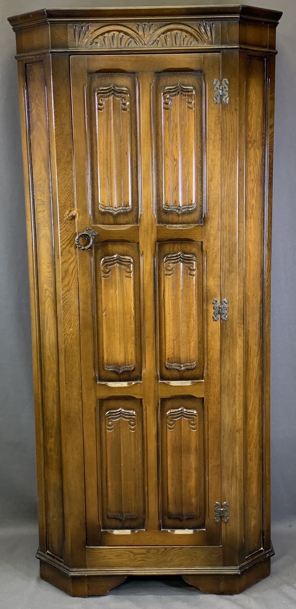 PRIORY STYLE SINGLE DOOR HALL ROBE - 177cms H, 88cms W, 40cms D