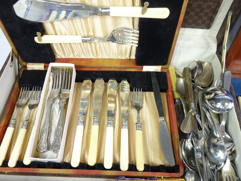 CASED CUTLERY - a good quantity including mahogany wooden case - Image 5 of 6