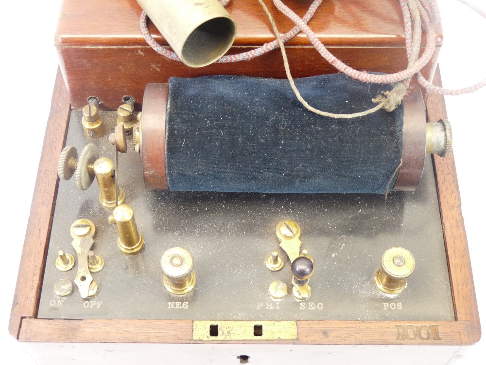 VINTAGE ELECTRICAL ENGINEER EQUIPMENT - Faradaic battery by King, Mendham & Company in wooden box - Image 2 of 4