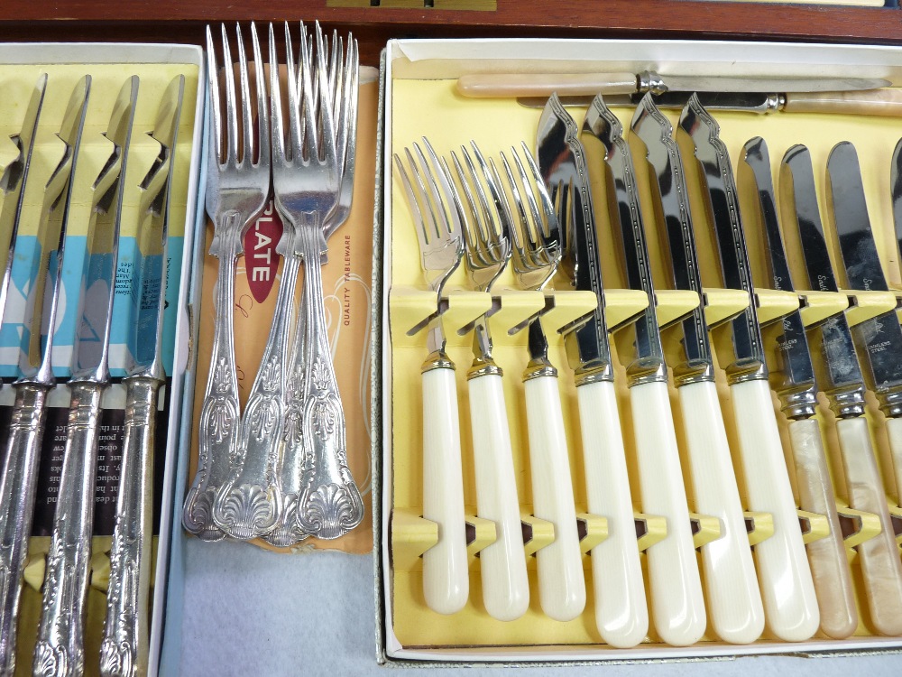 CASED CUTLERY - a good quantity including mahogany wooden case - Image 3 of 6