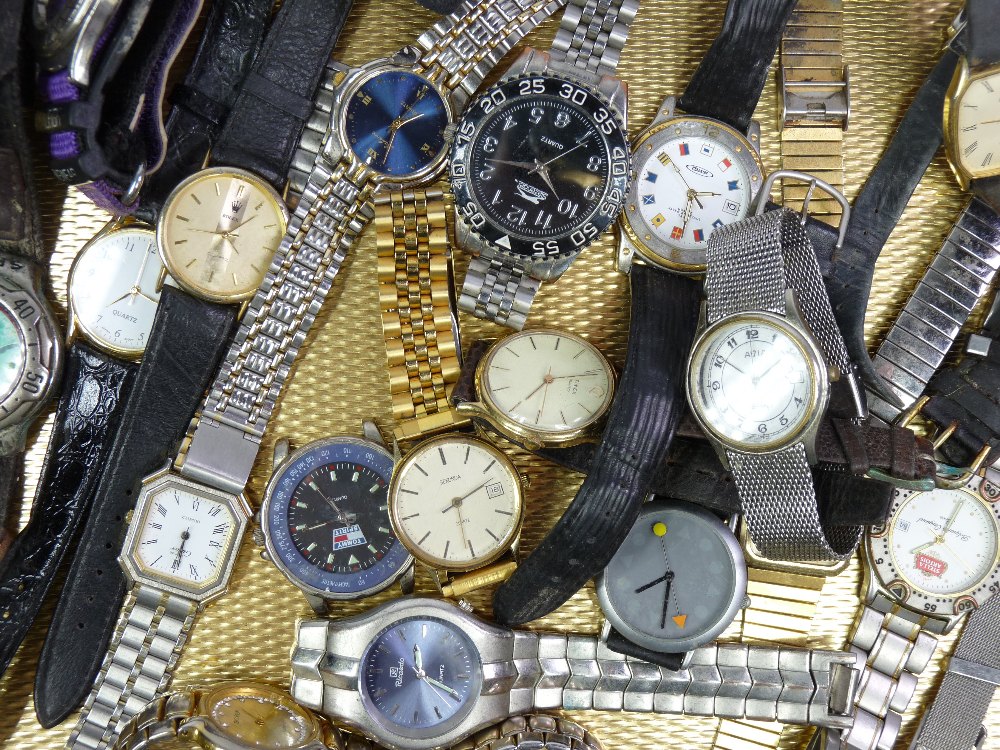 QUANTITY OF LADY'S & GENT'S WRISTWATCHES with a small selection of jewellery including a Ruskin type - Image 3 of 4
