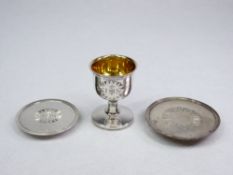 A CASED MINIATURE CHALICE CUP & PLATE SET - marks in fine condition, 2.2ozs, Birmingham 1836 and a