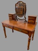 MAHOGANY DRESSING TABLE on turned supports, 92cms H (to the upper drawers), 105cms W, 56cms D, no