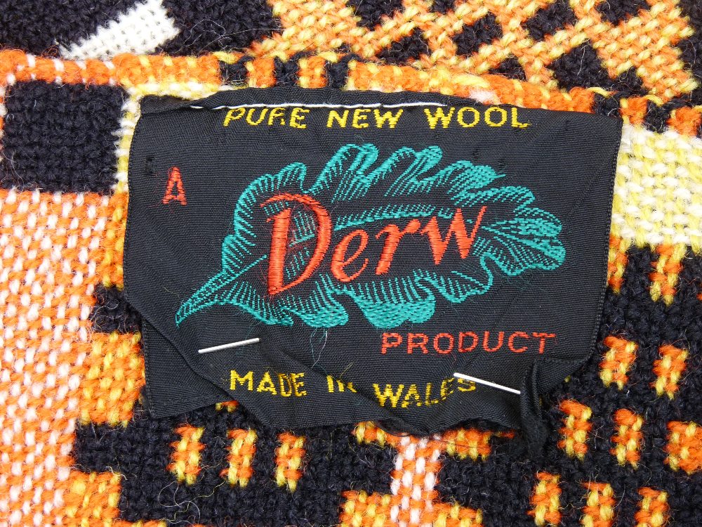 TRADITIONAL WELSH WOOLLEN BLANKET - reversible pattern in black and reds with tasselled ends bearing - Image 4 of 4