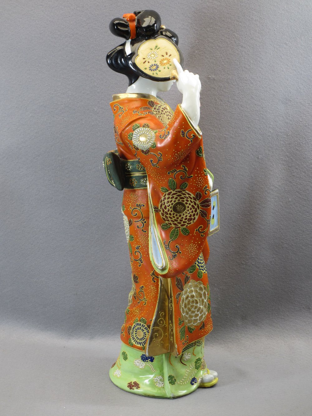 LARGE JAPANESE KUTANI FIGURINE OF A GEISHA GIRL - 20th Century, 61cms H - Image 4 of 4