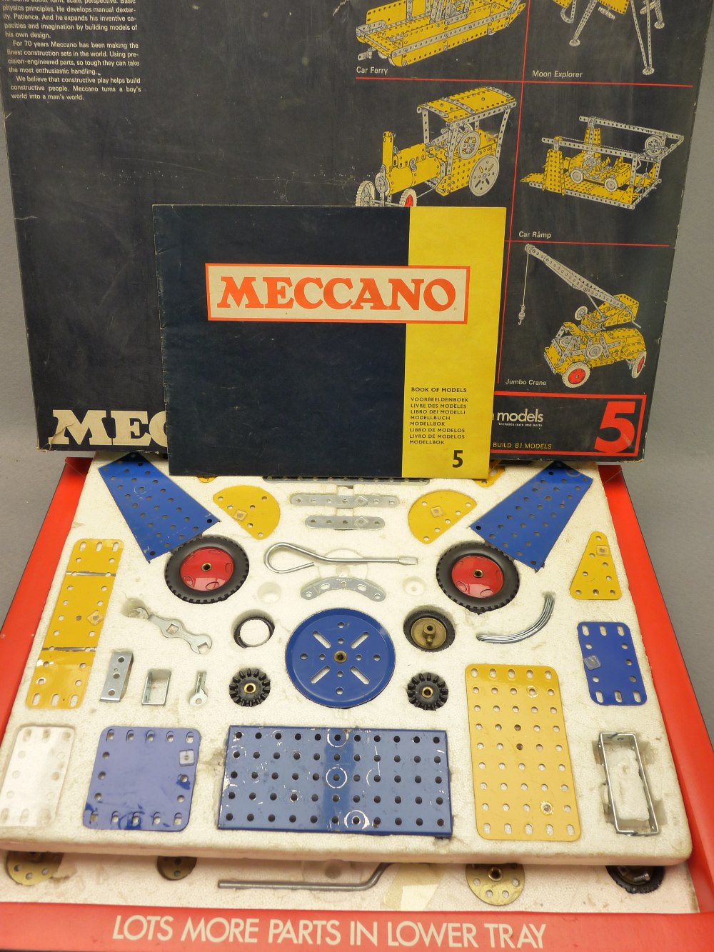 VINTAGE & LATER MECCANO & A BOXED NO 8 LEGO SET - the bulk contained in a lidded wooden box, 14.5cms - Image 3 of 6