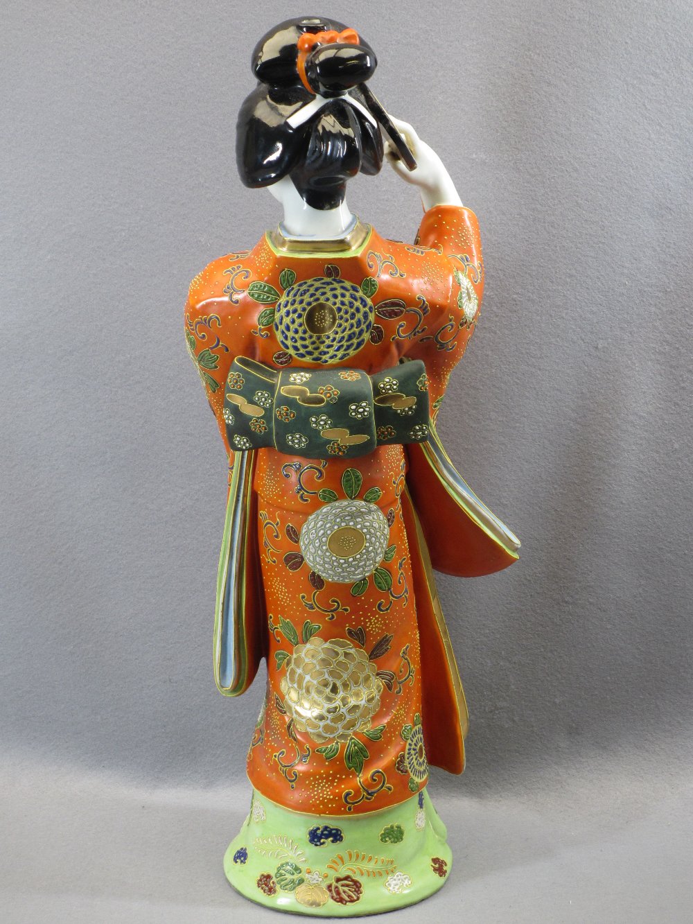 LARGE JAPANESE KUTANI FIGURINE OF A GEISHA GIRL - 20th Century, 61cms H - Image 2 of 4