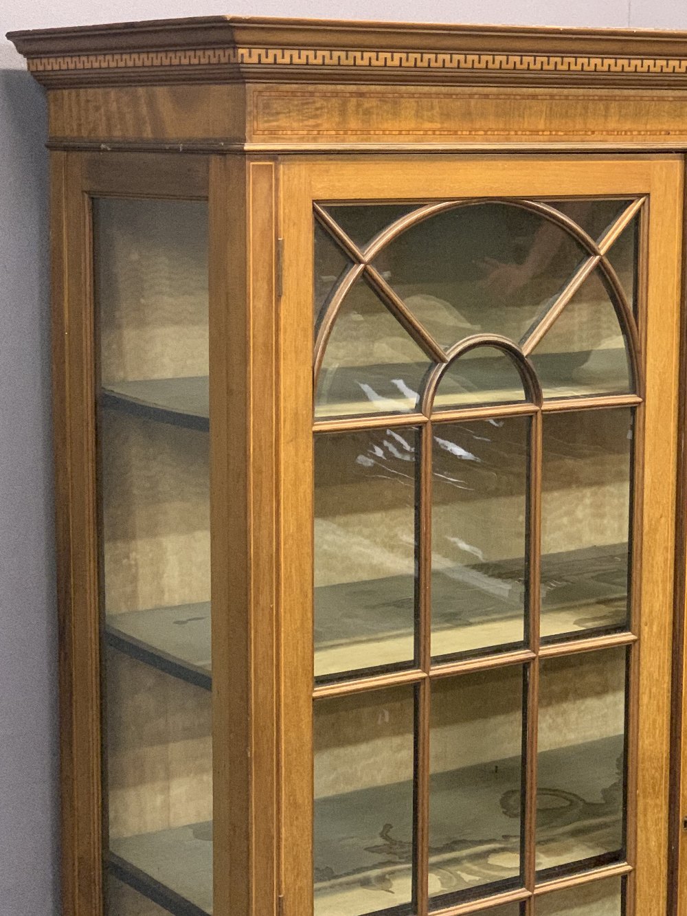 CIRCA 1900 MAHOGANY TWO DOOR CHINA DISPLAY CABINET - with dentil detail to the cornice and string - Image 2 of 7