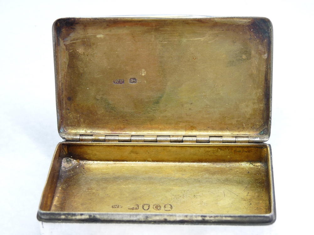 A PLAIN SILVER OBLONG SNUFF BOX - 2.8ozs, London 1802 by William Parker - Image 2 of 3