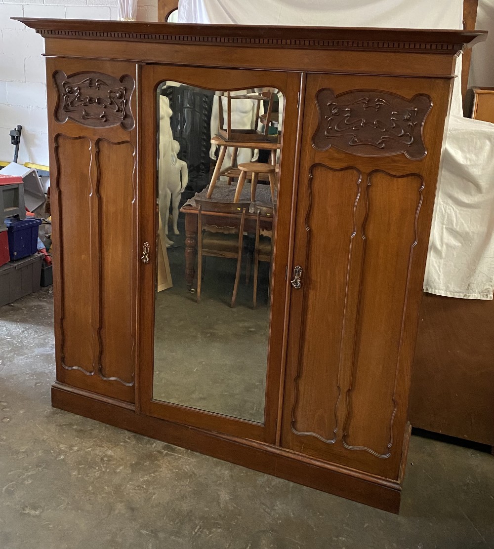 TRIPLE WARDROBE - Edwardian mahogany with shaped mirrored central door, with sliders to the right - Image 4 of 6