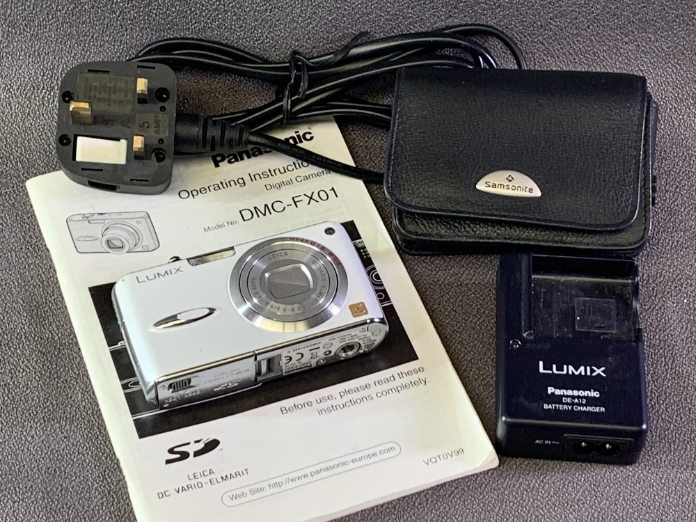 CAMERA - Panasonic Lumix DMC-FX01 with battery and charger