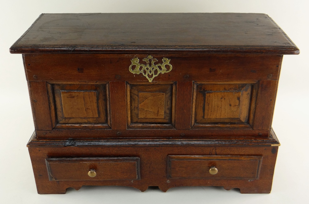 ANTIQUE OAK COFFER BACH, moulded hinged top above triple panelled front, a pierced brass - Image 2 of 7