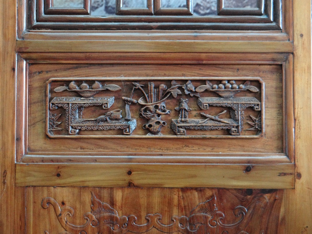 TALL CHINESE CARVED ELM SIX-LEAF SCREEN, reticulated top and centre panels decorated with bats, cash - Image 9 of 12