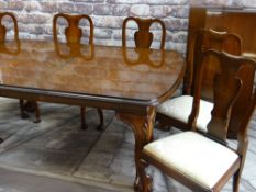 GOOD REPRODUCTION MAHOGANY EXTENDING DINING TABLE & CHAIRS, the table with moulded top on shell