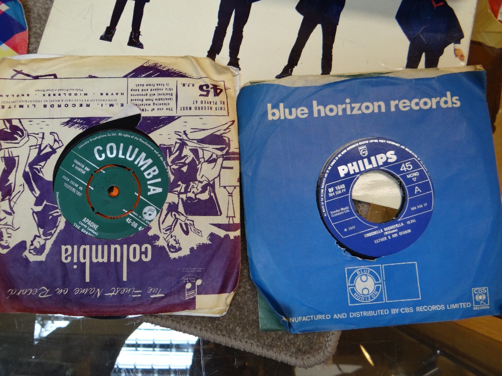 ASSORTED VINYL RECORDS comprising The Beatles 'Help', 'Twist and Shout' 'The Beatles', Elvis Presley - Image 5 of 13