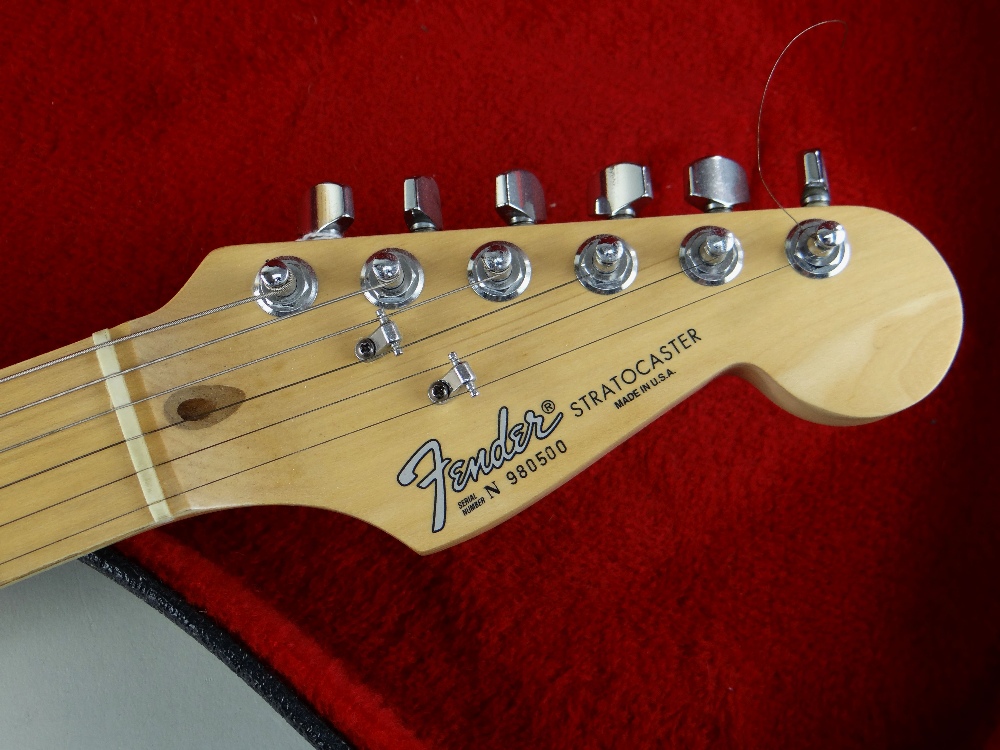 FENDER AMERICAN STANDARD STRATOCASTER ELECTRIC GUITAR, ser. no. N9xxxx0 corresponds to circa 1999/ - Image 3 of 3