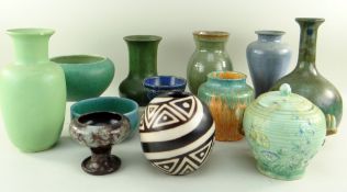 ASSORTED 20TH CENTURY CERAMICS including Bratby mottled green bowl and a 1930s green floral