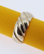 14K GOLD WEDDING BAND, 7.5gms Condition: no apparent problems