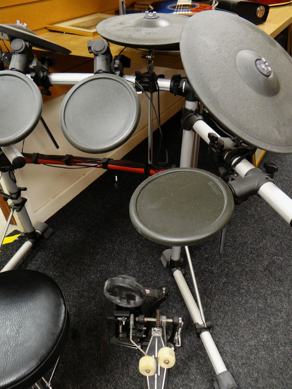 YAMAHA DTXPRESS III ELECTORNIC DRUM KIT, three drums pads, three cymbal pads, high hat cymbal pad - Image 3 of 10