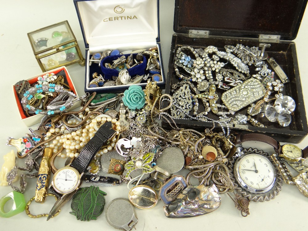 ASSORTED QUANTITY OF COSTUME & DRESS JEWELLERY comprising cufflinks, paste necklace, Celtic