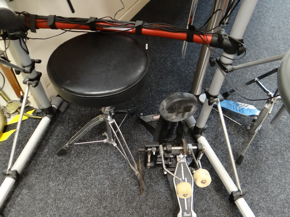 YAMAHA DTXPRESS III ELECTORNIC DRUM KIT, three drums pads, three cymbal pads, high hat cymbal pad - Image 7 of 10