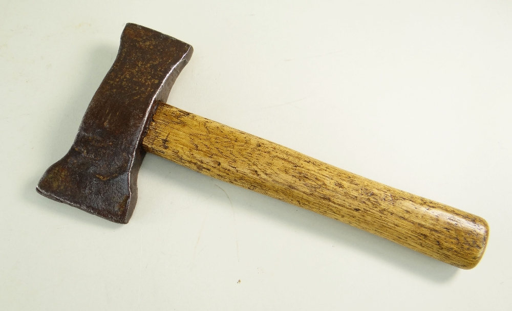 BBC BARGAIN HUNT LOT: VINTAGE WROUGHT IRON LOG AXE, with wood handle, 32cms long