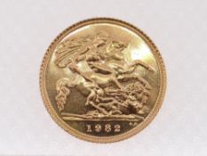 ELIZABETH II GOLD HALF SOVEREIGN, 1982, 4.0gms