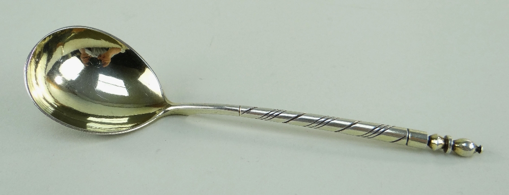 RUSSIAN SILVER GILT & NIELLO SPOON, Moscow 1844, makers mark AK, bowl engraved with an architectural - Image 2 of 2