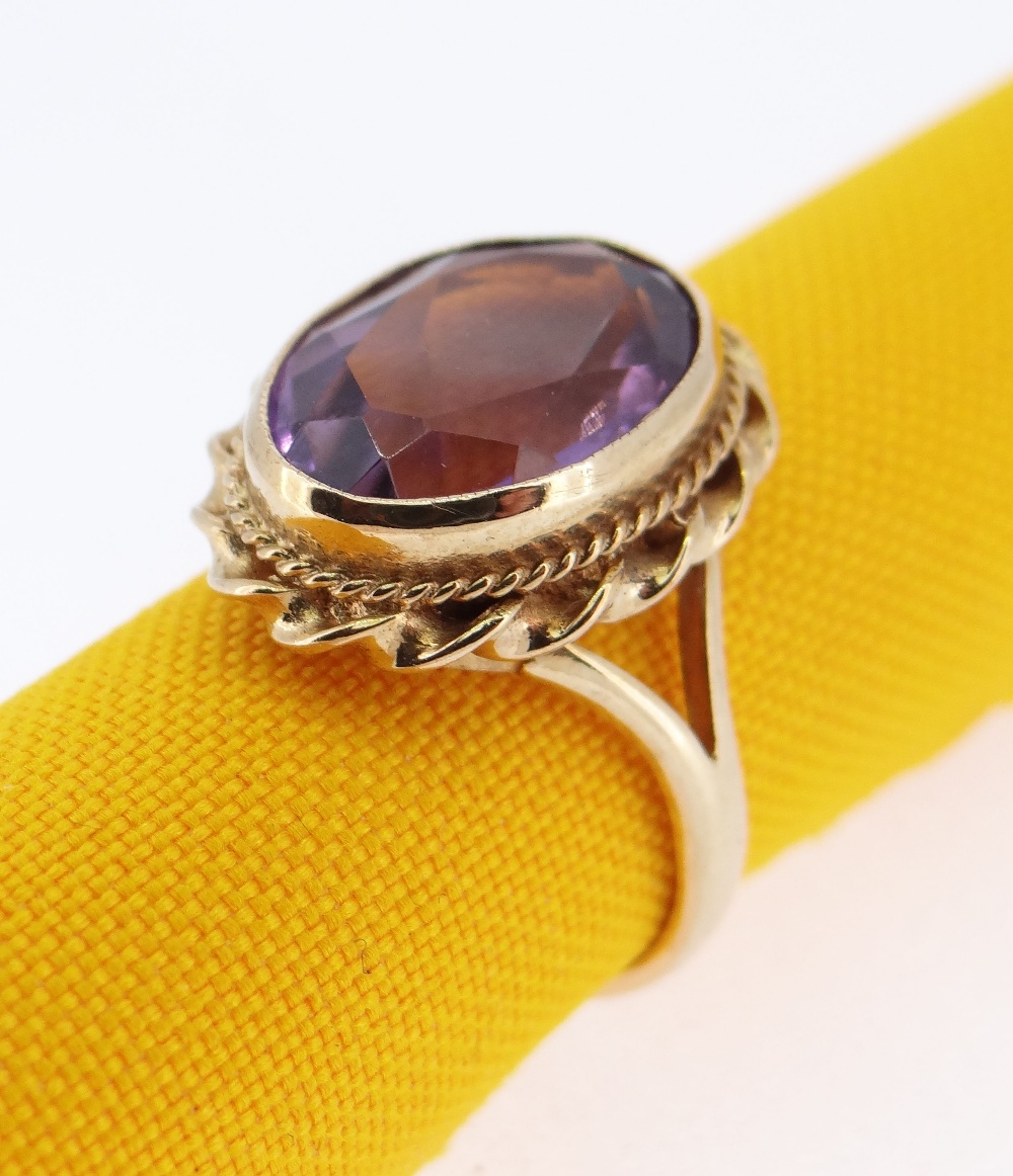 9CT GOLD AMETHYST RING, measuring 13 x 10mms, ring size M, 4.1gms - Image 3 of 5