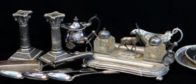 ASSORTED ELECTROPLATE WARES, including an ink stand with stag ornament and twin cut glass