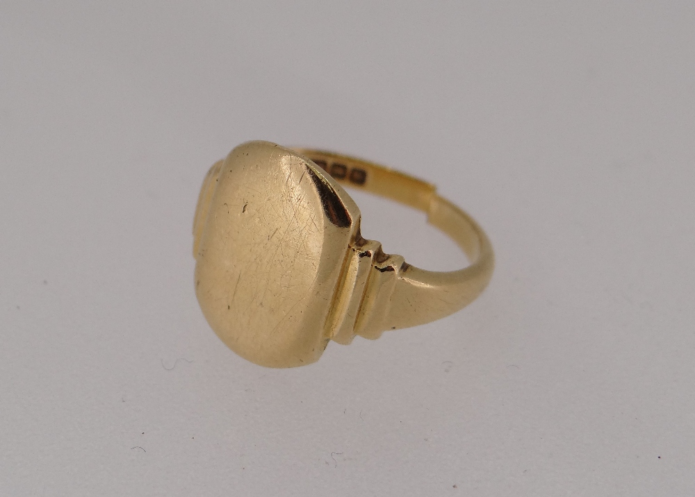 18CT GOLD SIGNET RING (shank cut), 5.9gms - Image 3 of 3